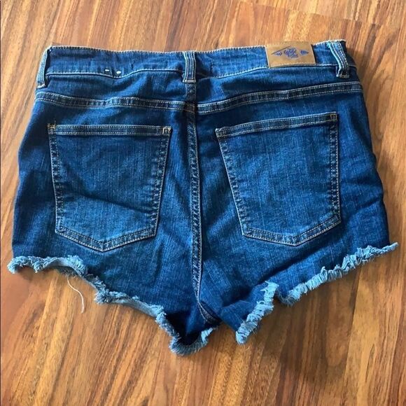 4 For $50 🎃 Wild Blue Distressed High Waisted Denim Shorts - Picture 3 of 3